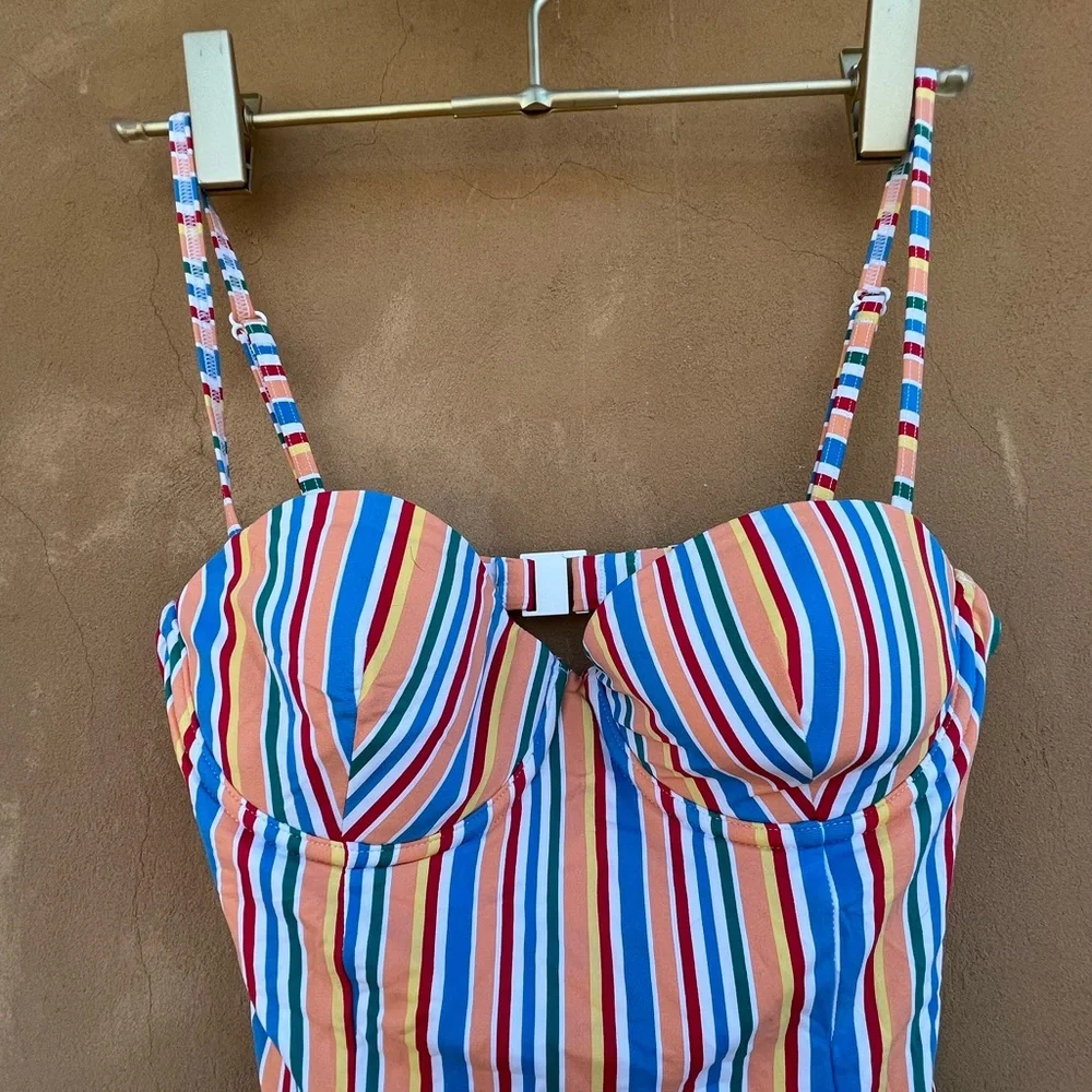 Onia form fitting